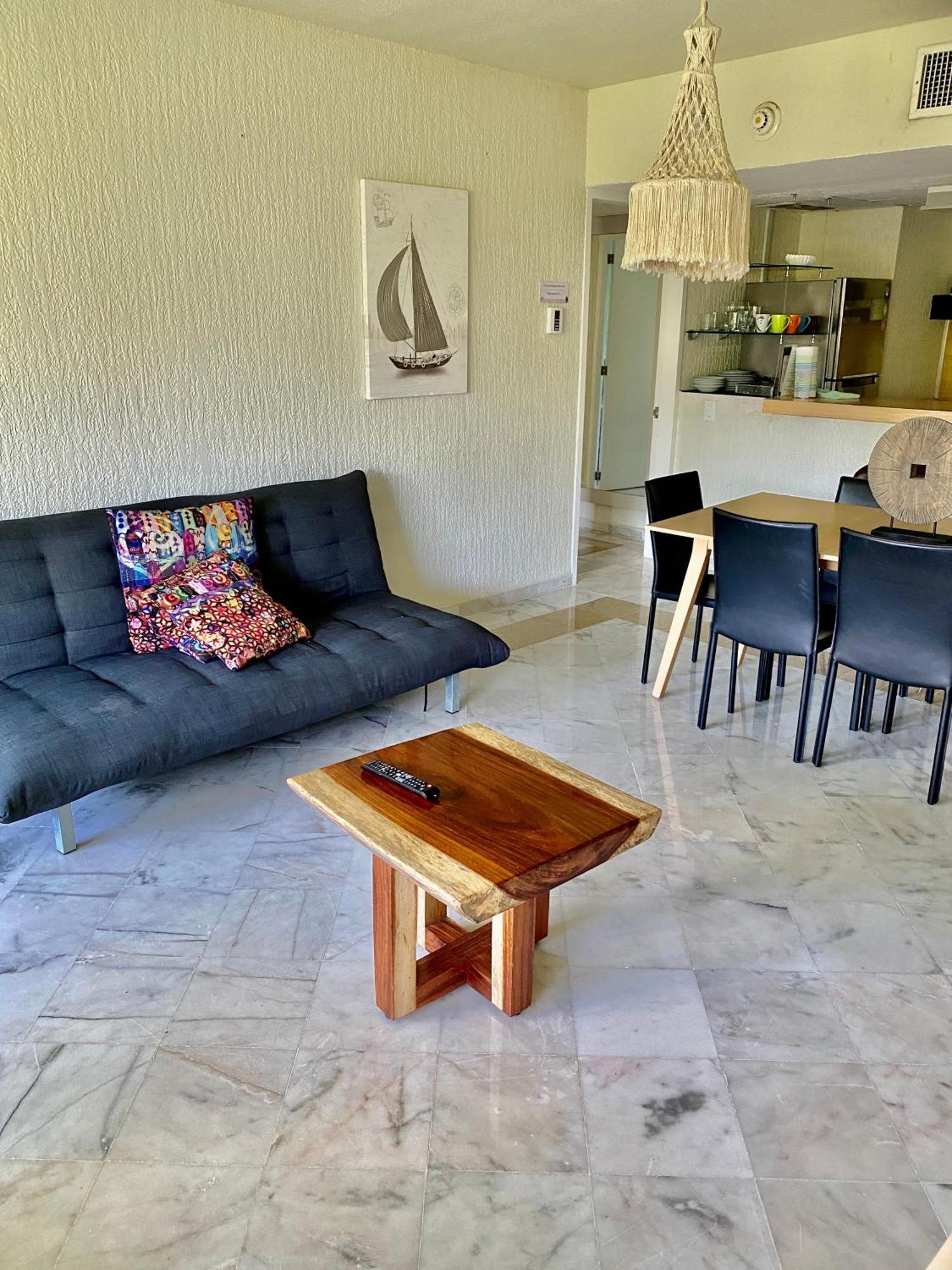 Condo In Ocean Front Resort 칸쿤 객실 사진
