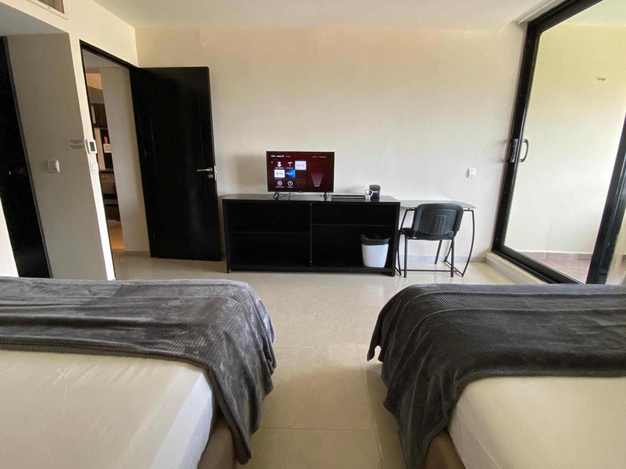 Condo In Ocean Front Resort 칸쿤 객실 사진