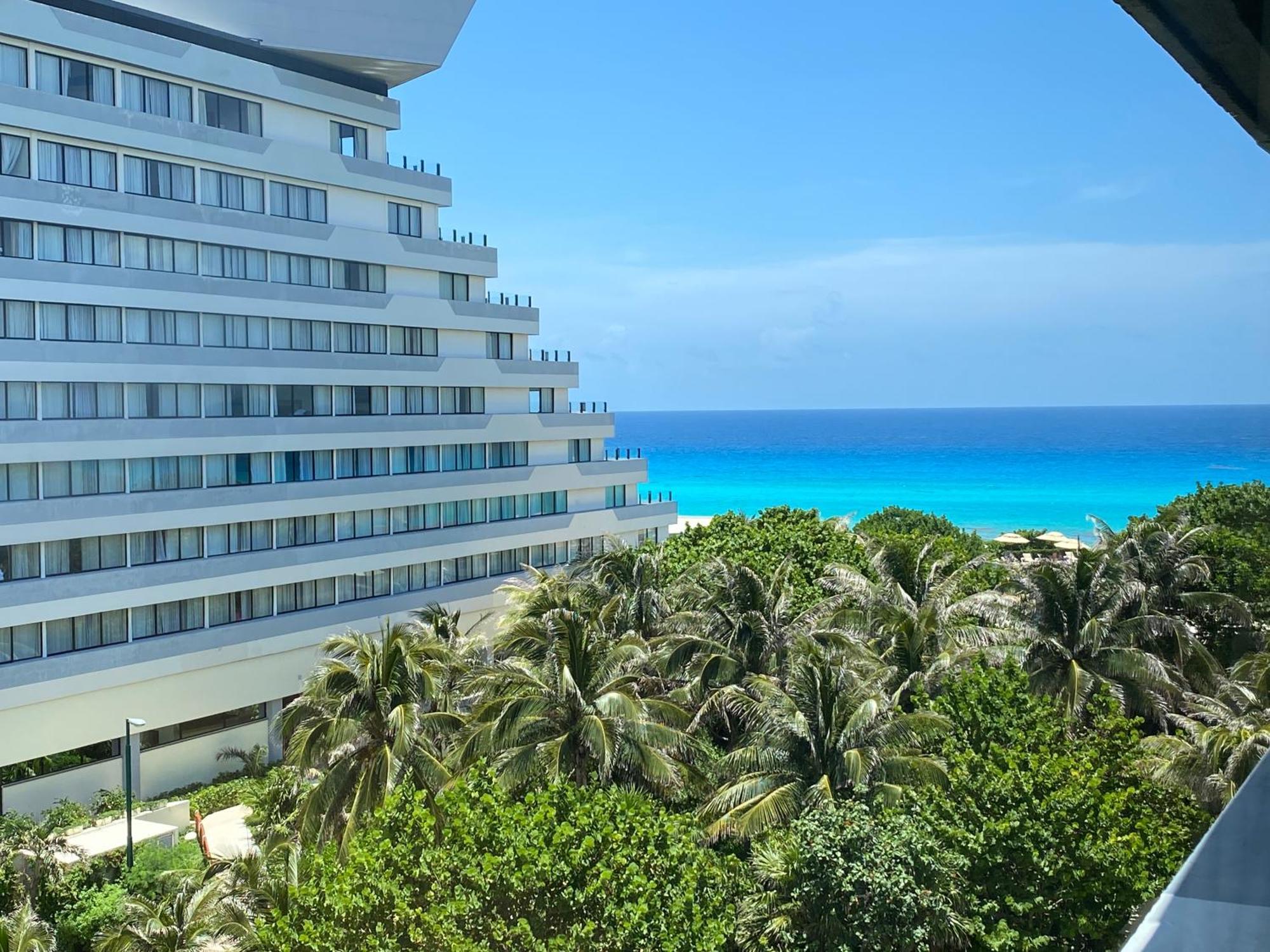 Condo In Ocean Front Resort 칸쿤 객실 사진