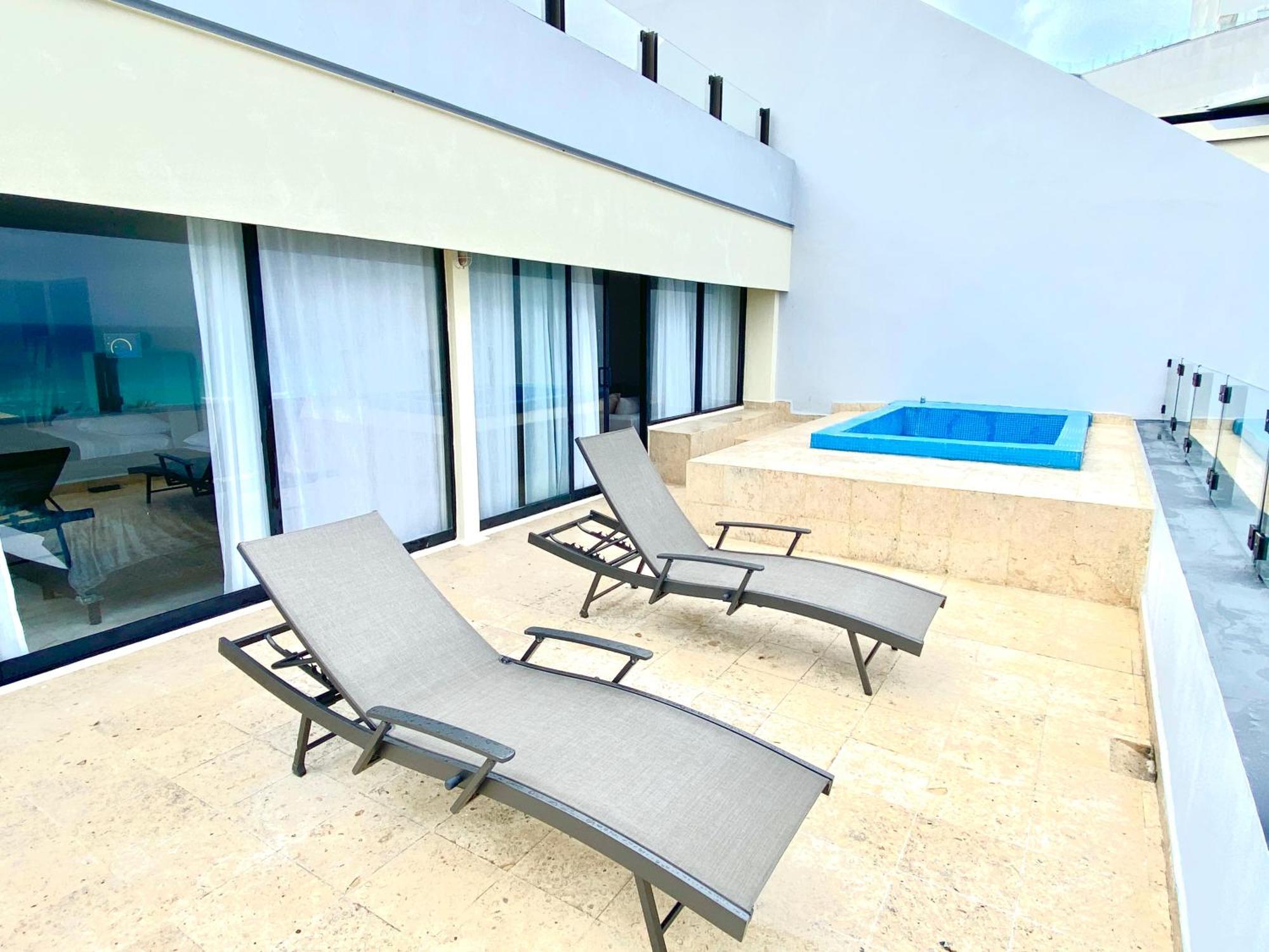 Condo In Ocean Front Resort 칸쿤 객실 사진