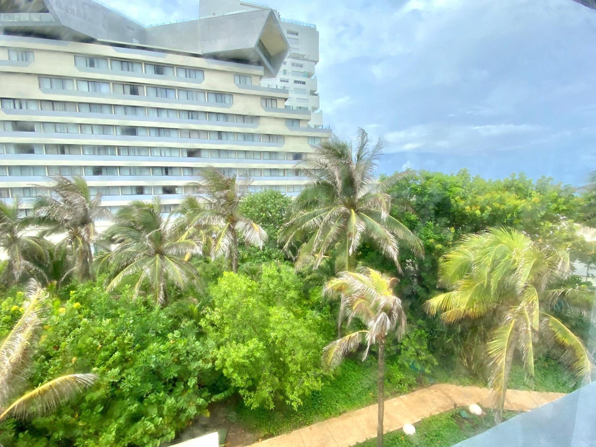 Condo In Ocean Front Resort 칸쿤 객실 사진