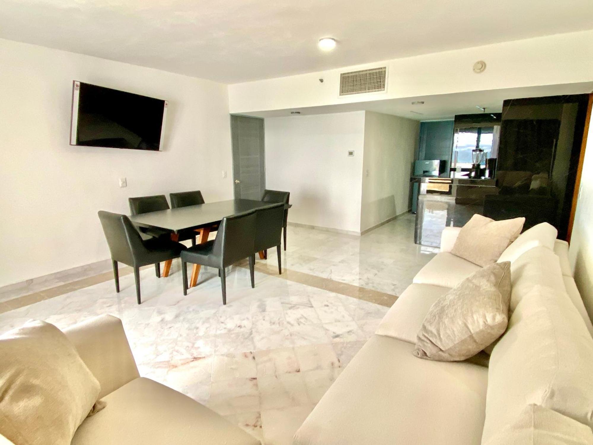 Condo In Ocean Front Resort 칸쿤 객실 사진