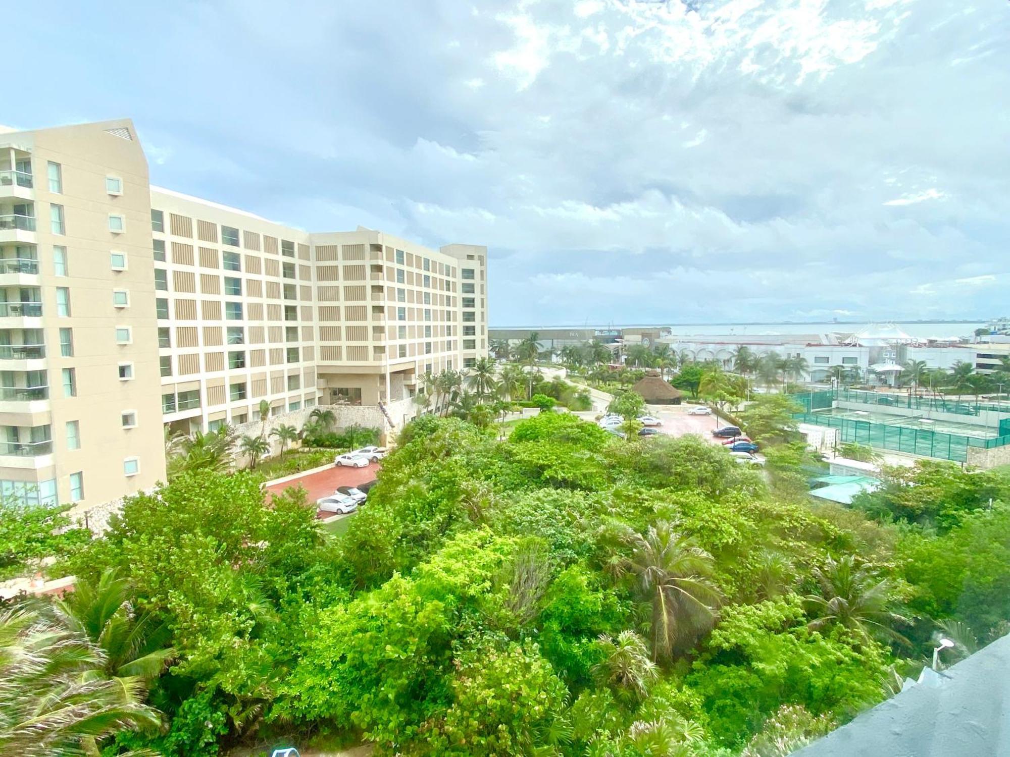 Condo In Ocean Front Resort 칸쿤 객실 사진
