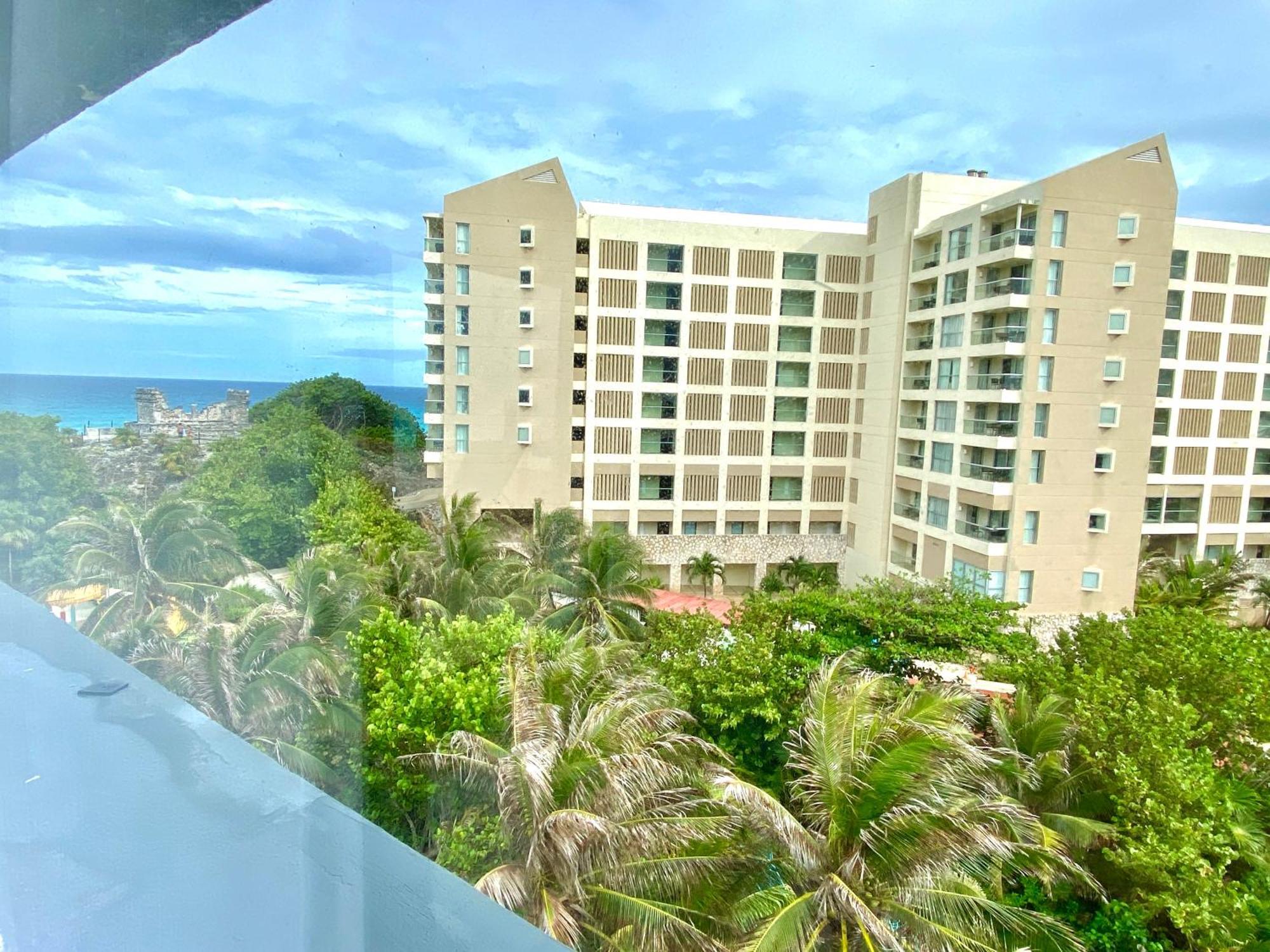 Condo In Ocean Front Resort 칸쿤 객실 사진
