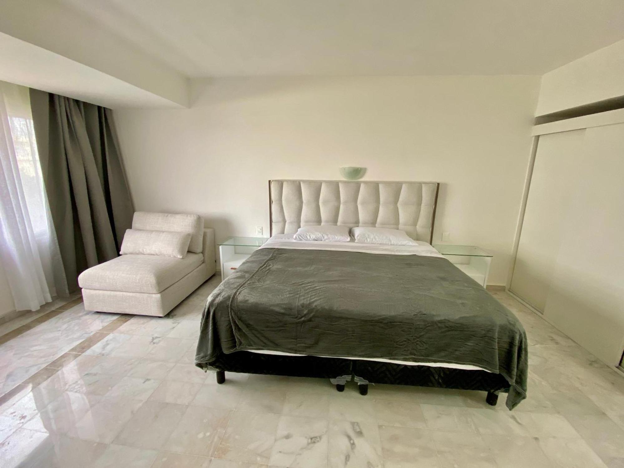 Condo In Ocean Front Resort 칸쿤 객실 사진