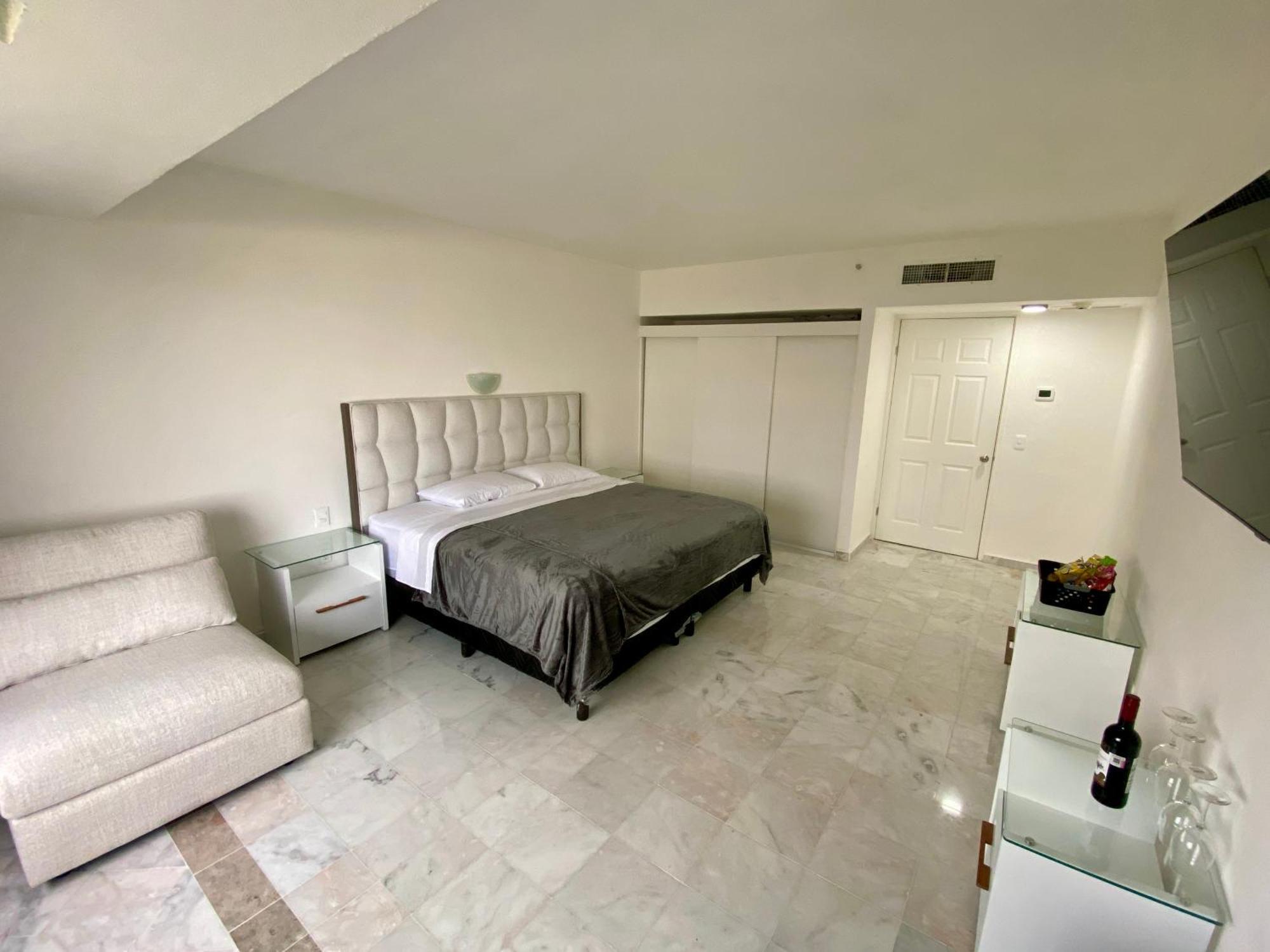 Condo In Ocean Front Resort 칸쿤 객실 사진
