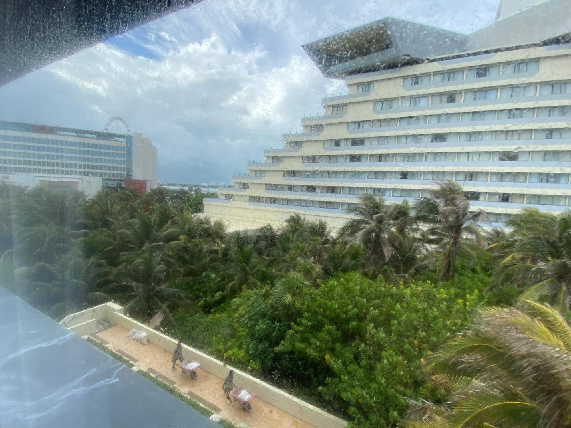Condo In Ocean Front Resort 칸쿤 객실 사진